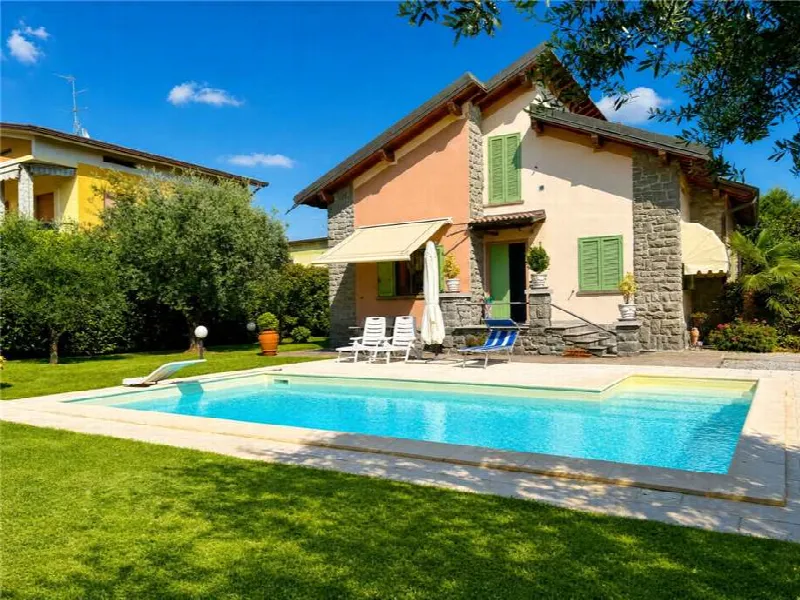 Villa in vendita a Palazzolo sull'Oglio - foto 1