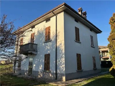 Villa a Palazzolo sull'Oglio