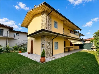 Villa in vendita a Castelli Calepio - foto 1