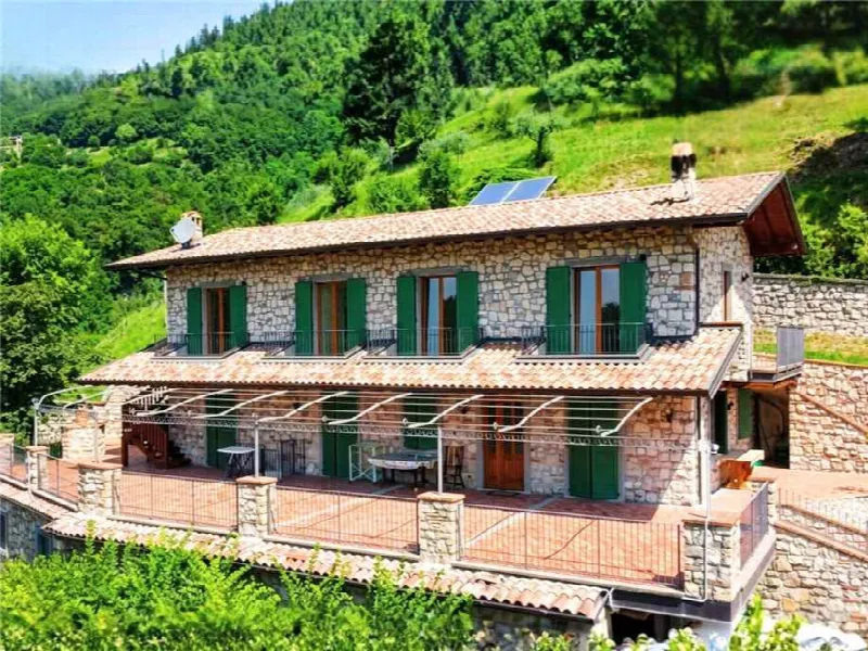 Palazzo/Stabile in vendita ad Adrara San Martino - foto 1