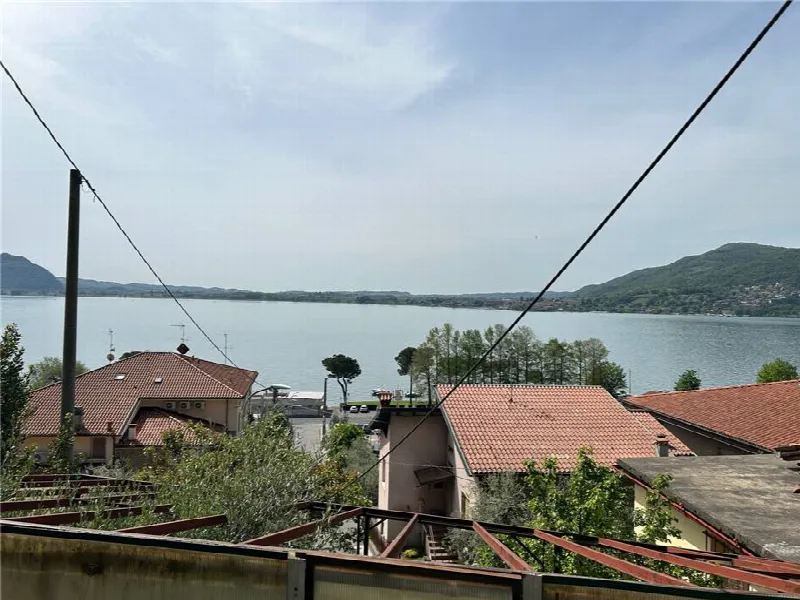 Palazzo/Stabile in vendita a Predore - foto 1