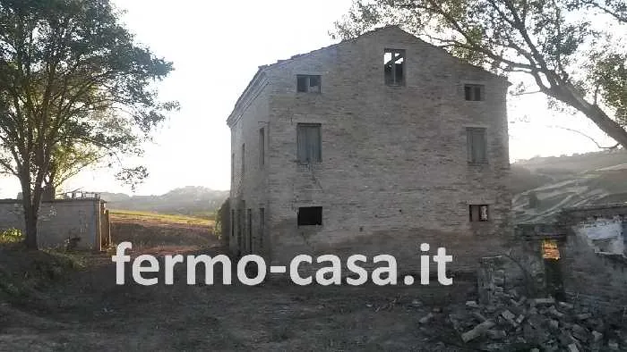 Rustico/Casale in vendita a Fermo - foto 1