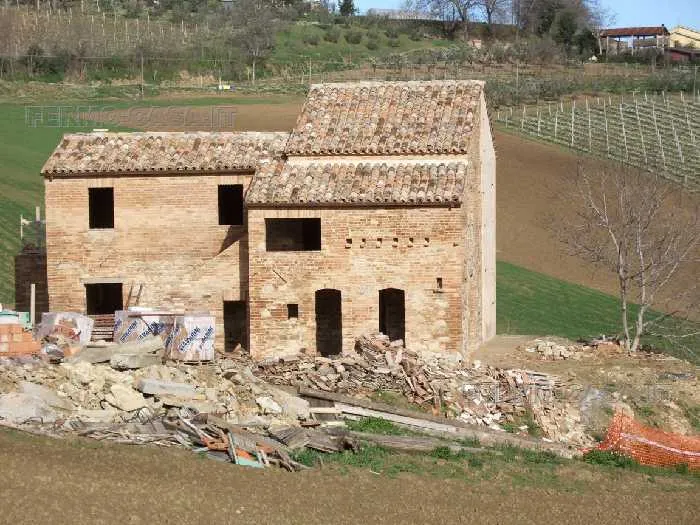 Rustico/Casale in vendita a Montedinove - foto 2