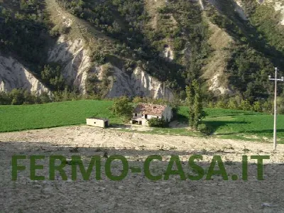 Rustico/Casale a Monterubbiano