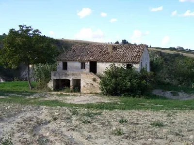 Rustico/Casale in vendita a Monterubbiano - foto 2