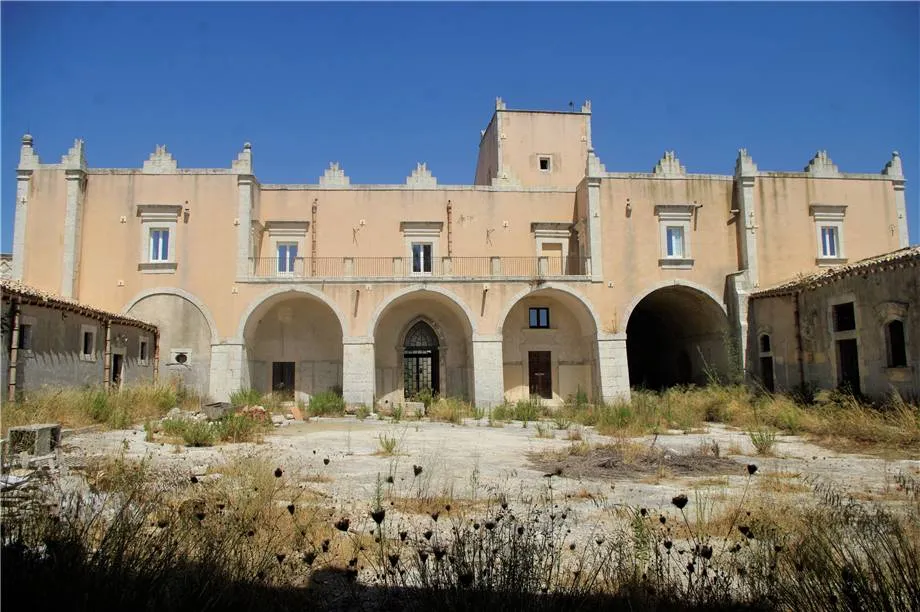 Palazzo/Stabile in vendita a Modica, Zona Industriale, Conservatore, San Giacomo - foto 2