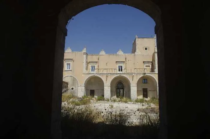 Palazzo/Stabile in vendita a Modica, Zona Industriale, Conservatore, San Giacomo - foto 3