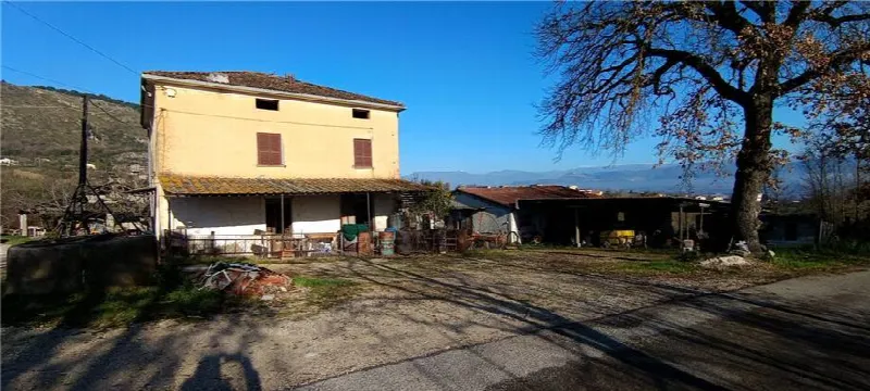Rustico/Casale in vendita a San Giovanni Incarico - foto 1