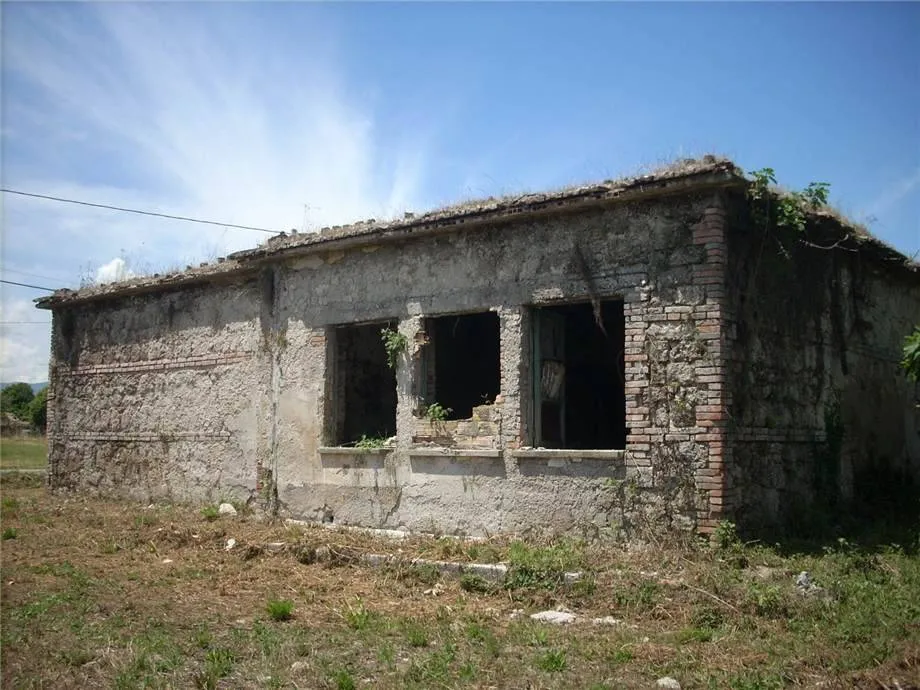 Rustico/Casale in vendita ad Aquino - foto 2