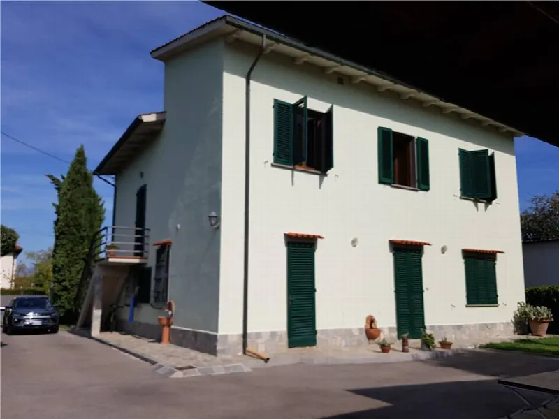 Villa in vendita a Prato - foto 1