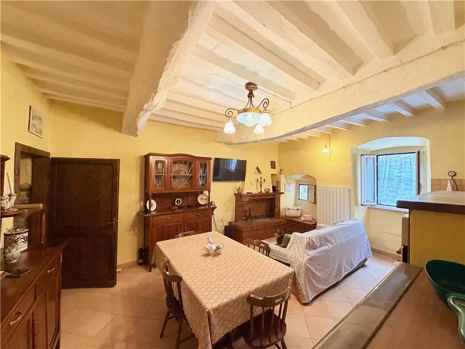 Palazzo/Stabile in vendita a Gualdo Cattaneo - foto 2