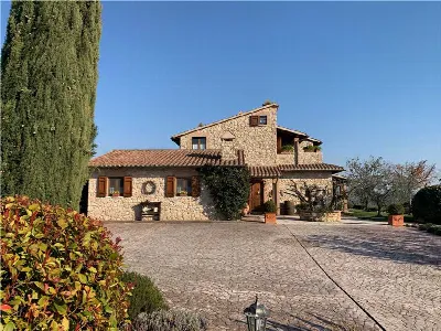 Rustico/Casale a Todi