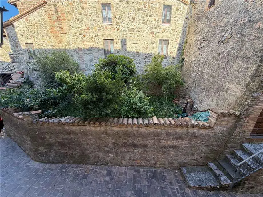 Palazzo/Stabile in vendita a Gualdo Cattaneo - foto 2