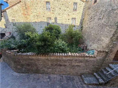 Palazzo/Stabile in vendita a Gualdo Cattan... - foto 2