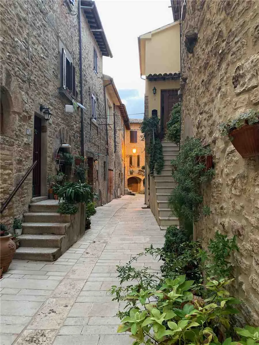 Palazzo/Stabile in vendita a Gualdo Cattaneo - foto 2