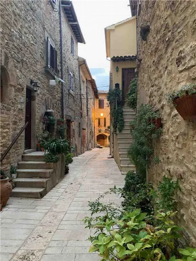 Palazzo/Stabile in vendita a Gualdo Cattan... - foto 2