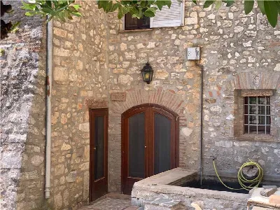 Palazzo/Stabile in vendita a Acquasparta - foto 2