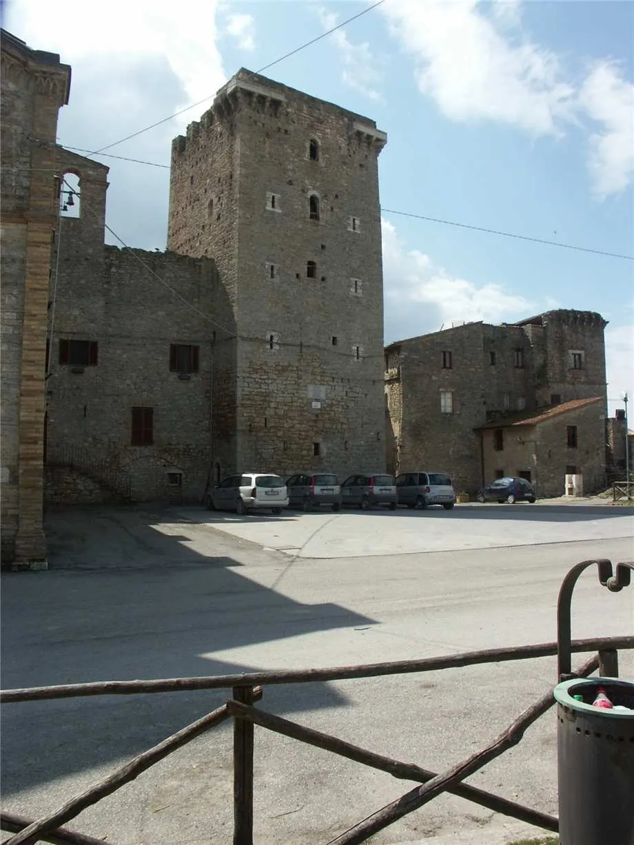 Palazzo/Stabile in vendita a Gualdo Cattaneo - foto 2