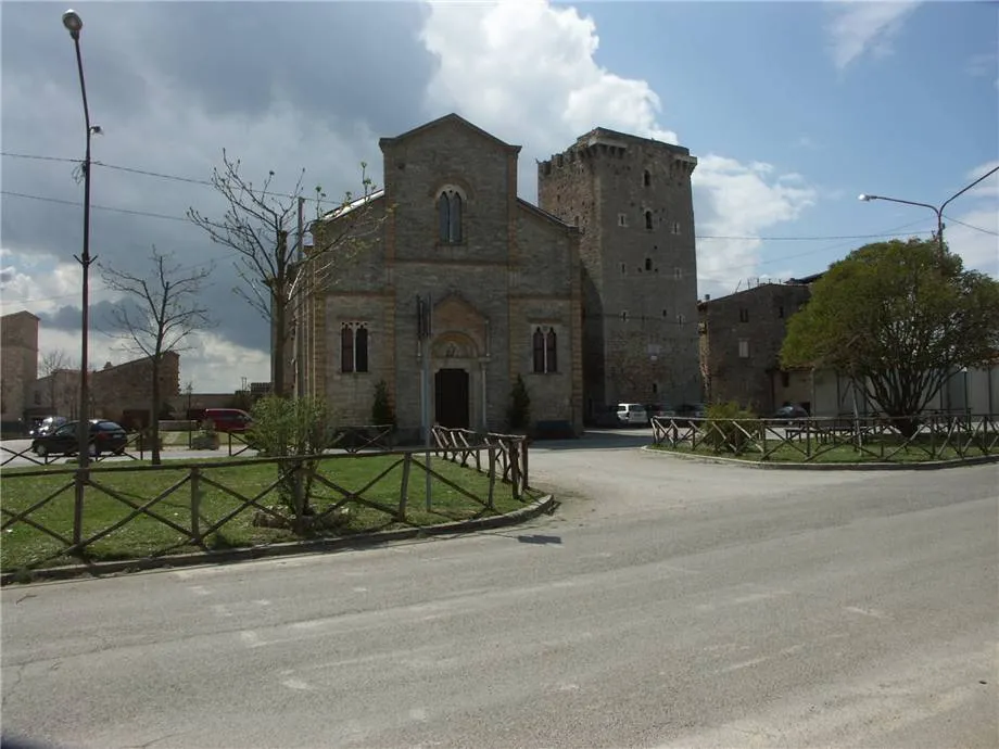Palazzo/Stabile in vendita a Gualdo Cattaneo - foto 4