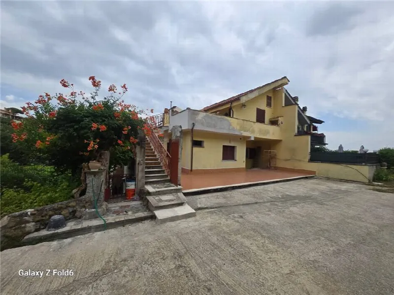 Casa Indipendente in vendita a Castelnuovo di Porto - foto 1