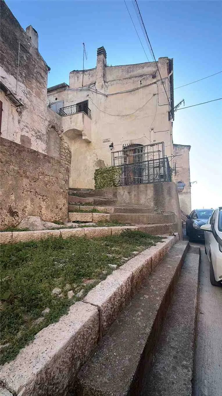 Palazzo/Stabile in vendita a Sannicandro Garganico - foto 1