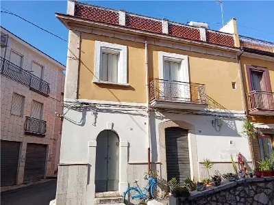 Palazzo/Stabile a Sannicandro Garganico