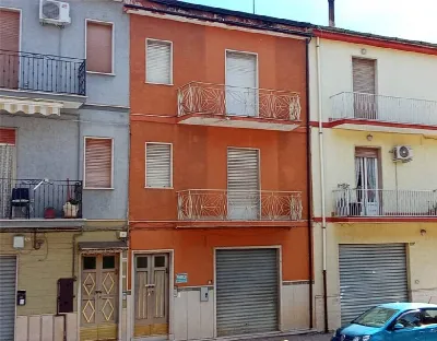 Palazzo/Stabile in vendita a Sannicandro G... - foto 1