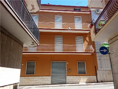 Palazzo/Stabile a Sannicandro Garganico