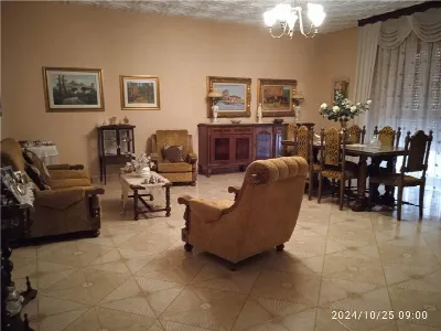 Palazzo/Stabile a Sannicandro Garganico