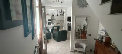 Palazzo/Stabile in vendita a Sannicandro G... - foto 2