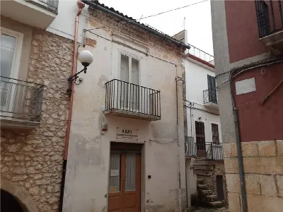 Palazzo/Stabile a Sannicandro Garganico