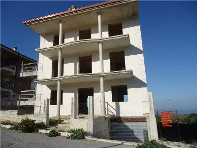 Palazzo/Stabile in vendita a Sannicandro G... - foto 2