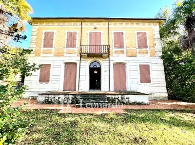 Villa in vendita a Camaiore - foto 1