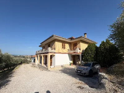 Villa in vendita a Montottone - foto 1