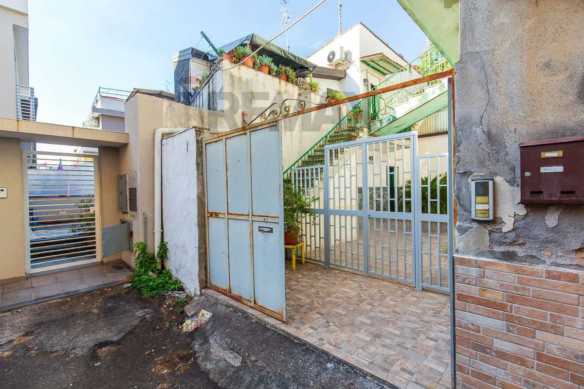Casa Indipendente in vendita a Catania, Barriera, Nuovalucello, Gioeni - foto 2