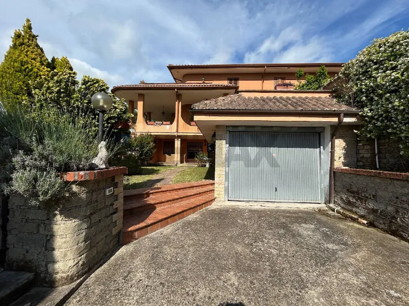 Casa Indipendente in vendita ad Aprilia - foto 1
