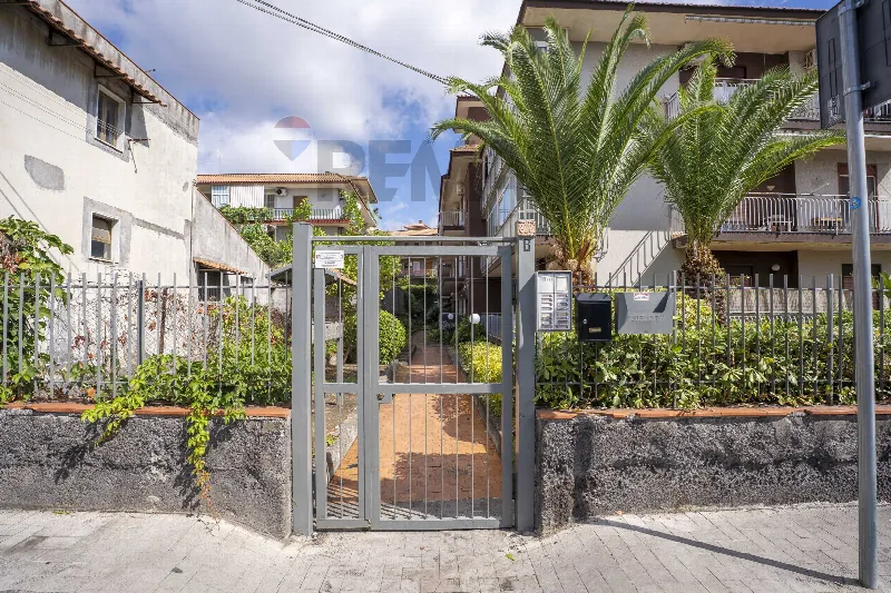 Appartamento in vendita a Aci Sant'Antonio - foto 2