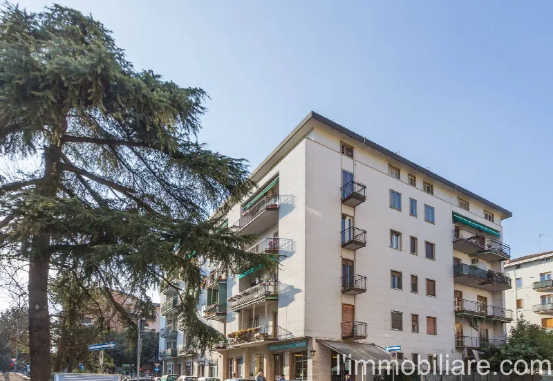 Appartamento in vendita a Verona, Centro - foto 1