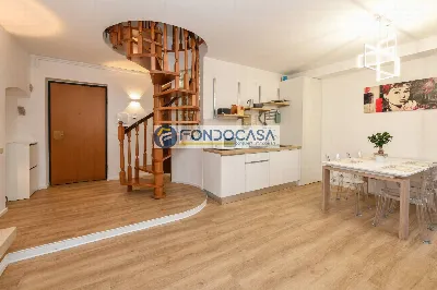 Appartamento in vendita a Desenzano del Ga... - foto 2