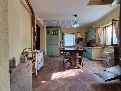 Casa Indipendente in vendita a Foligno - foto 2