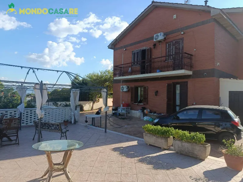 Villa in vendita a Fonte Nuova - foto 1