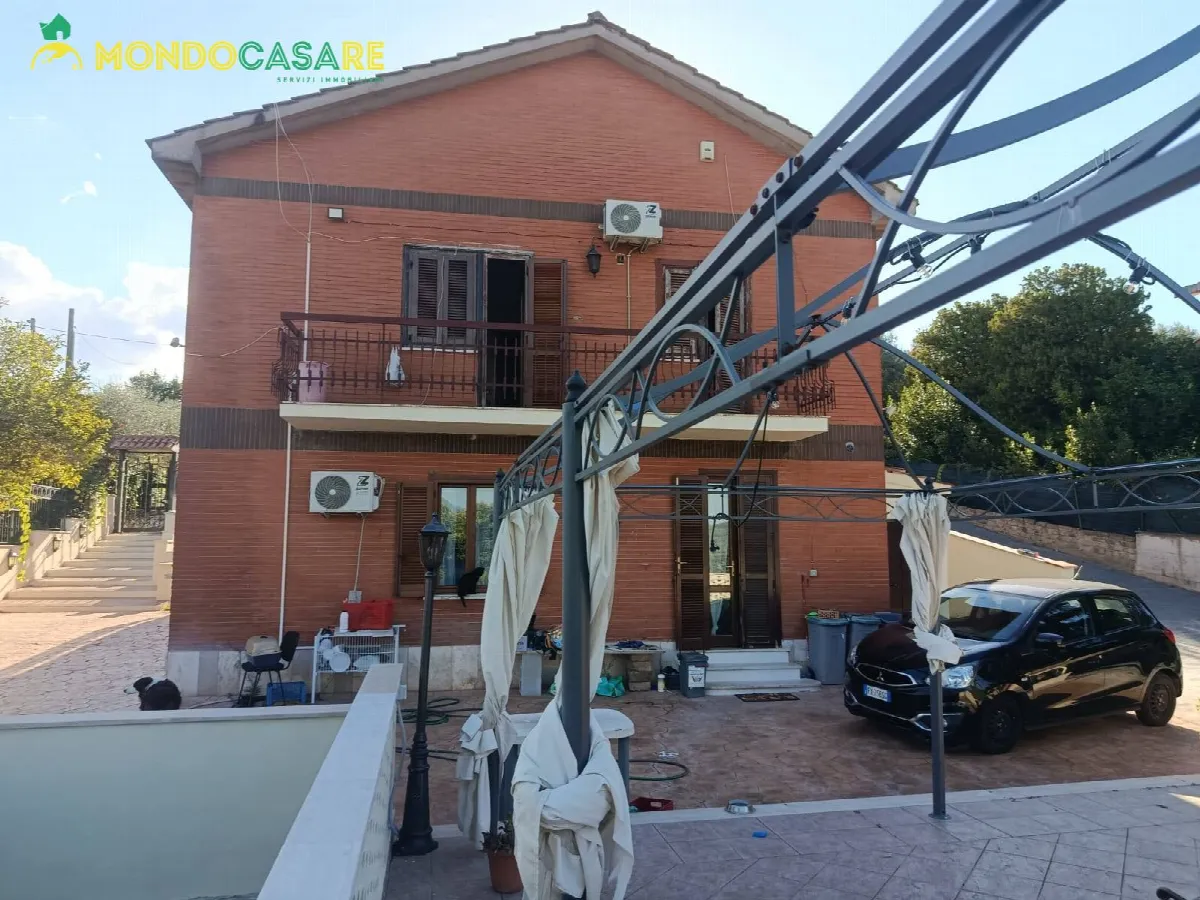 Villa in vendita a Fonte Nuova - foto 2