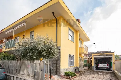 Casa Indipendente a Rho