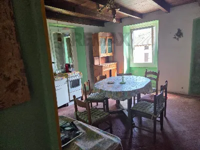 Appartamento in vendita a Cocquio-Trevisag... - foto 3