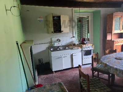 Appartamento in vendita a Cocquio-Trevisag... - foto 4