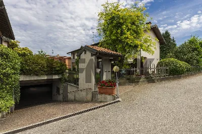 Casa Indipendente in vendita a Buguggiate - foto 7