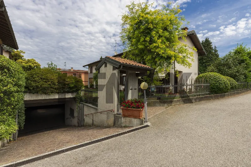 Casa Indipendente in vendita a Buguggiate - foto 7