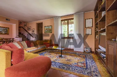 Casa Indipendente in vendita a Buguggiate - foto 9