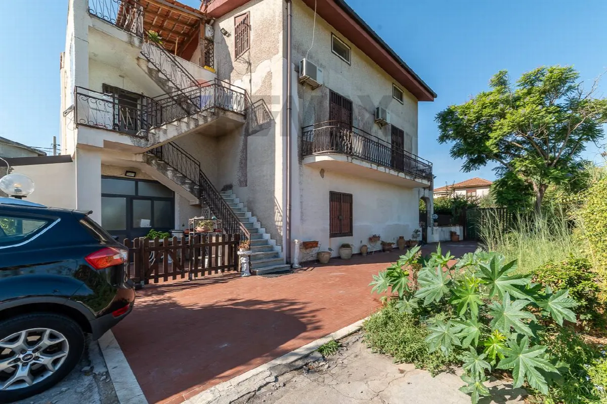 Casa Indipendente in vendita a Catania, Fontanarossa, Playa, Vaccarizzo, Primosole - foto 2