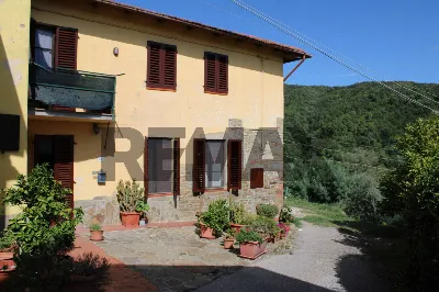 Casa Indipendente in vendita a Vinci - foto 1